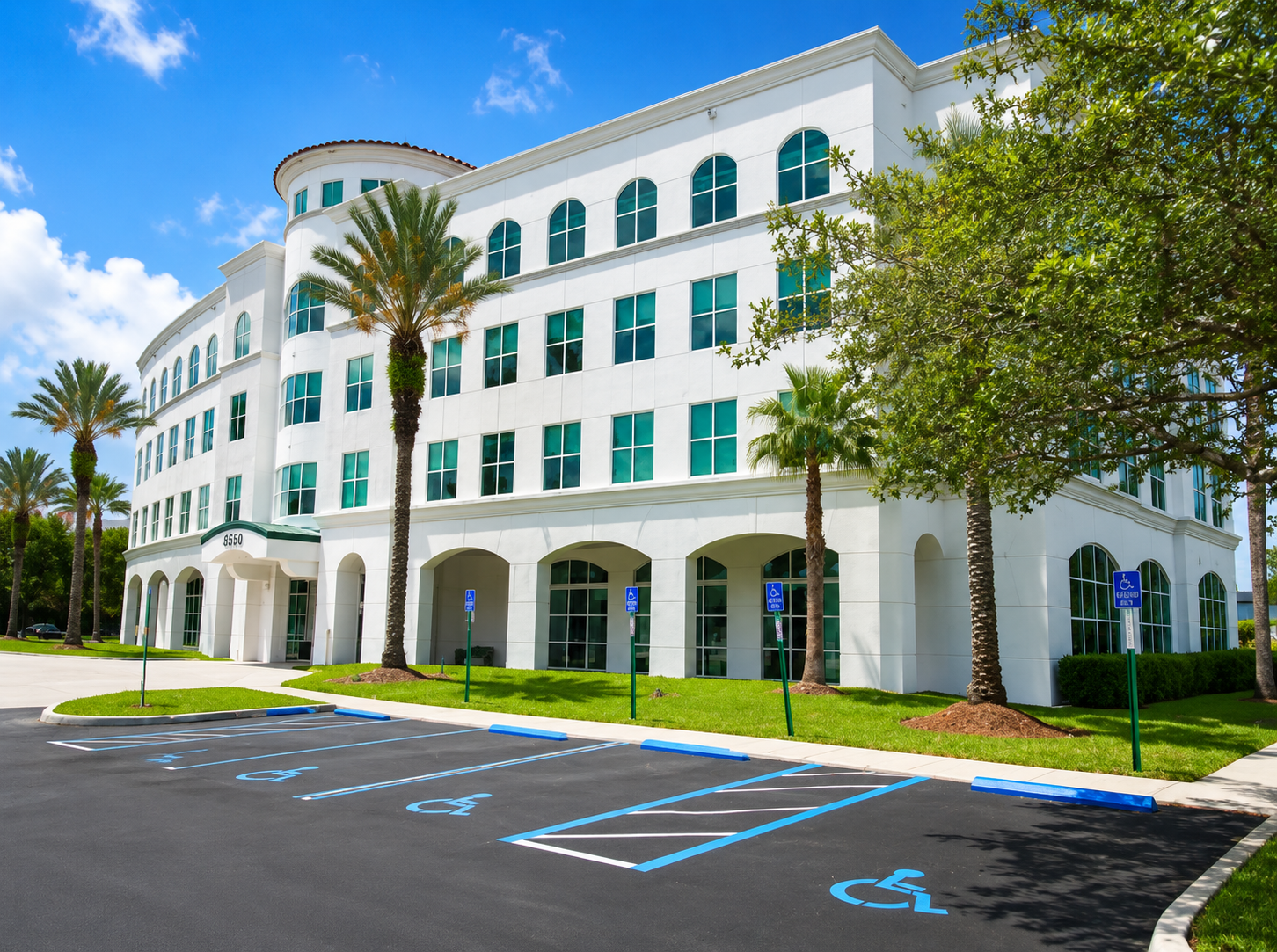 Doral Office Plaza corner facade and accessible parking